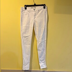 Abercrombie & Fitch White Super Skinny Jeans